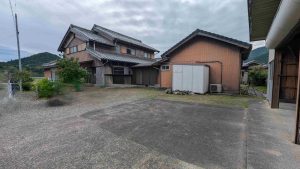 勝手口　ガレージ